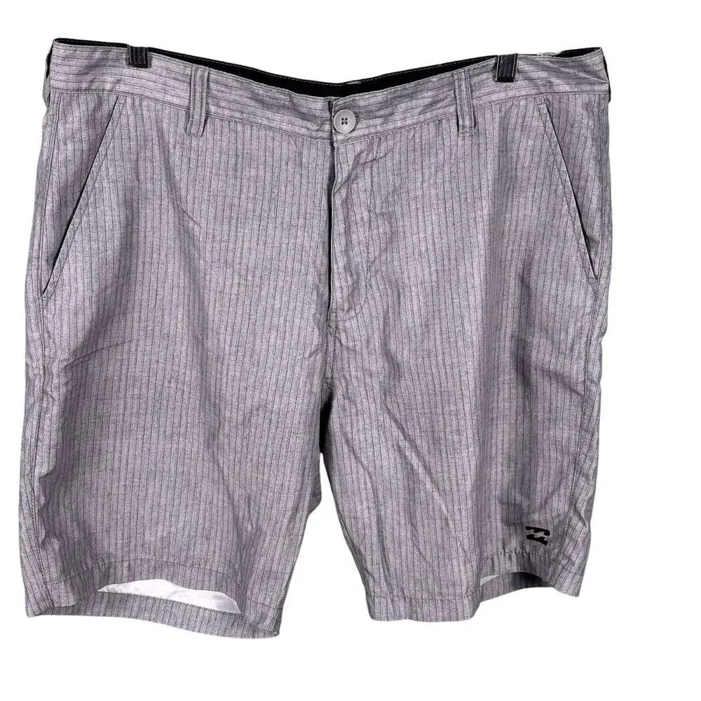 Billabong Men's Size 38 Gray Vertical Stripe Casual Walking Beach‎ Summer Shorts